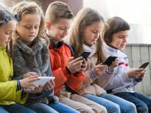 Best Mobile Phones for Students in 2025